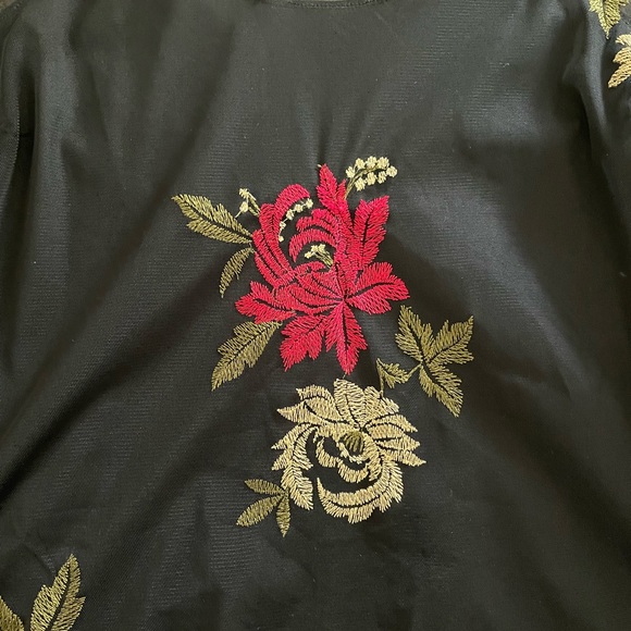 Embroidered Blouse - Picture 4 of 4
